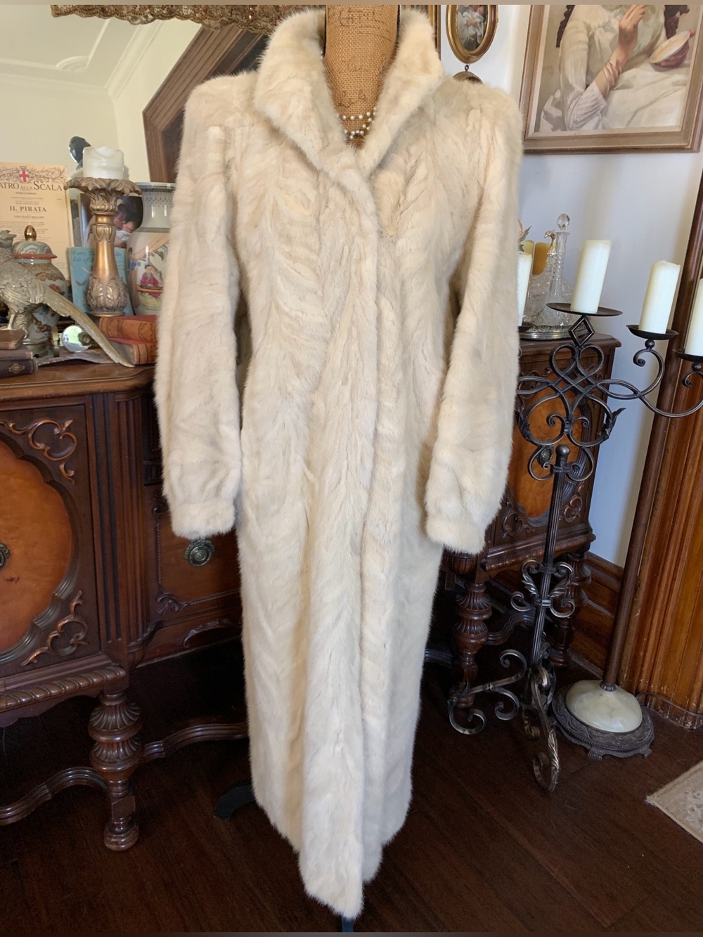European Victorian-inspired Bridal Wedding Full Length Ivory Mink Fur Coat